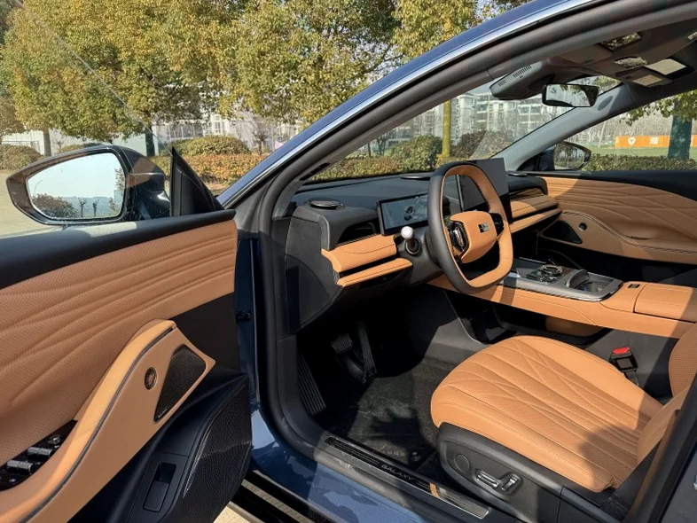 吉利银河 后面外观三