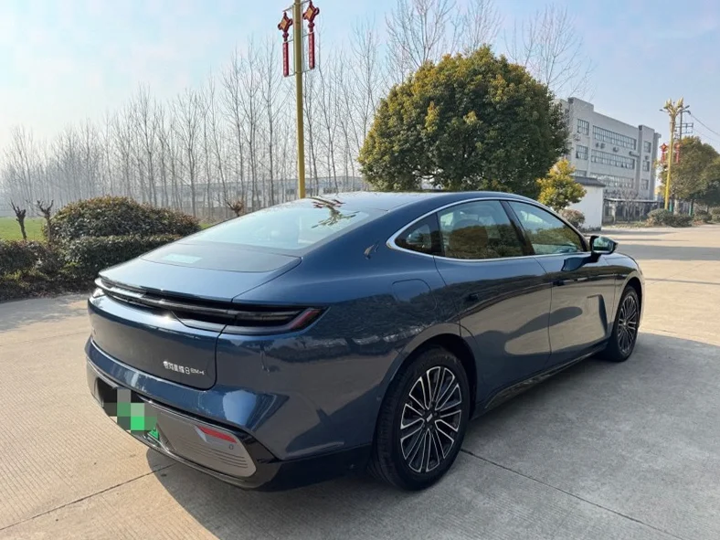 吉利银河 后面外观一