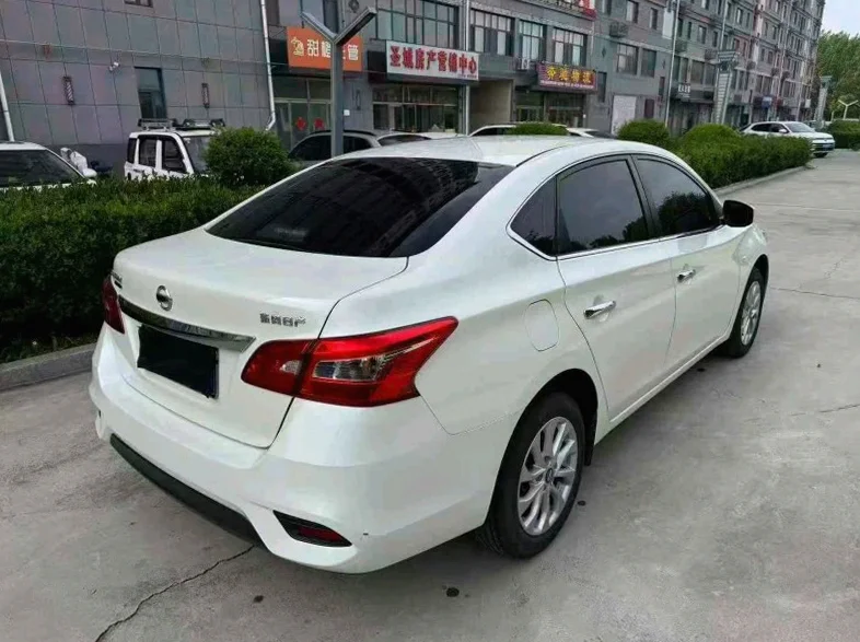 日产轩逸 内饰后排