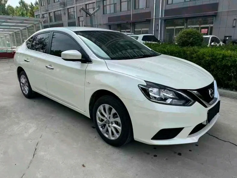 日产轩逸 正面外观三