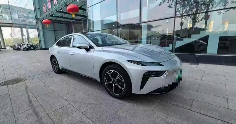 东风奕派 正面外观二