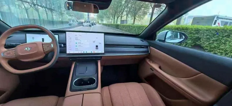 东风奕派 驾驶室