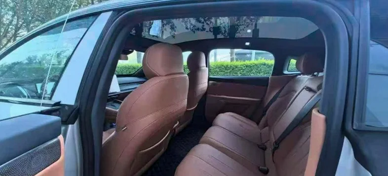 东风奕派 内饰后排