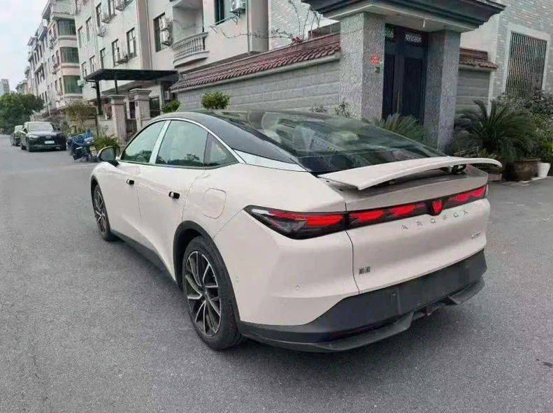 极狐汽车阿尔法 内饰后排