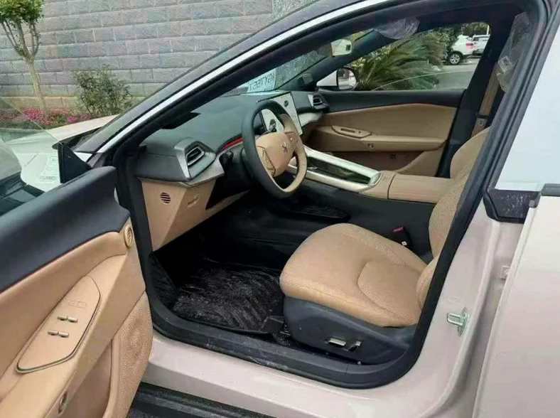 极狐汽车阿尔法 正面外观三