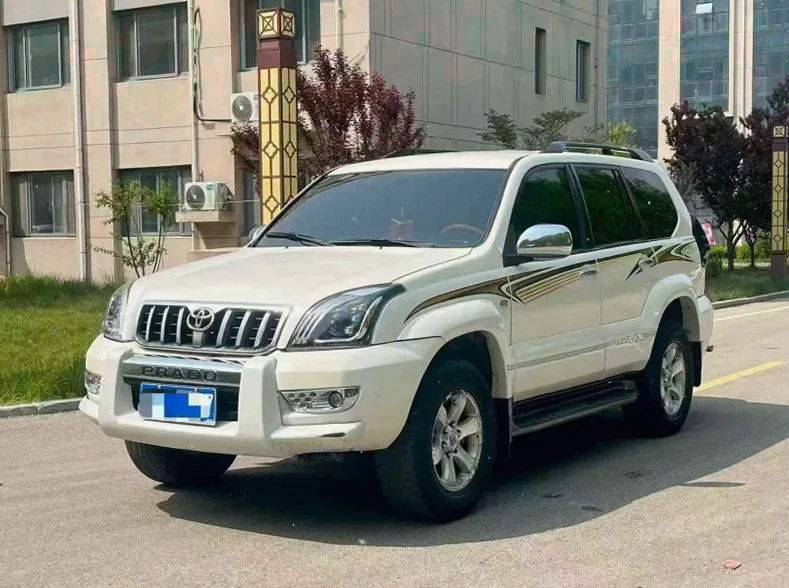 丰田普拉多 正面外观二