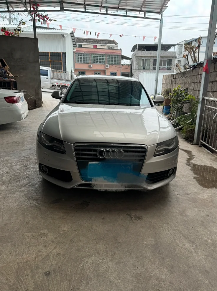 12年奥迪A4L 2.0T双边电动座椅