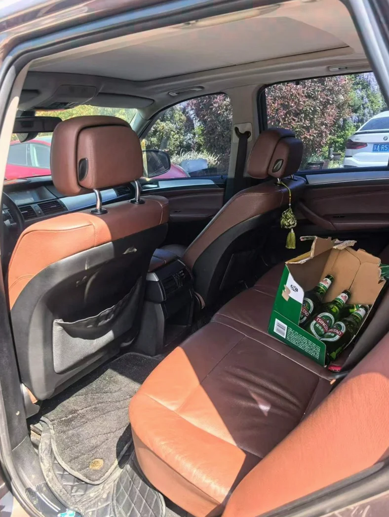 宝马X5 后面外观三