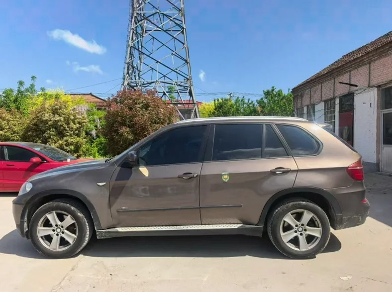 宝马X5 正面外观三