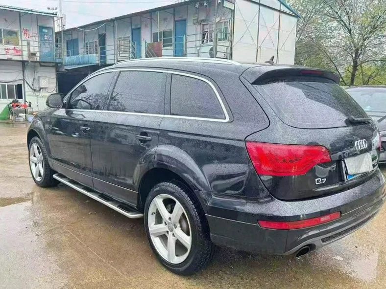 奥迪Q7 内饰后排