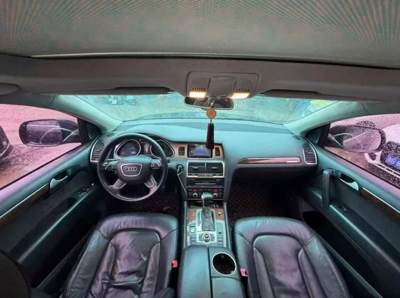 奥迪Q7 后面外观一