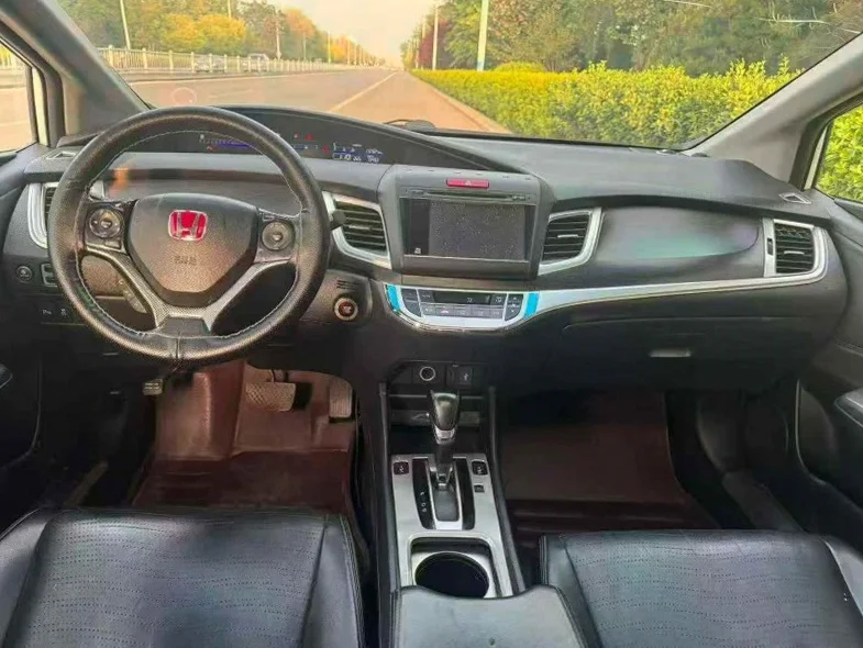 本田杰德 后面外观一