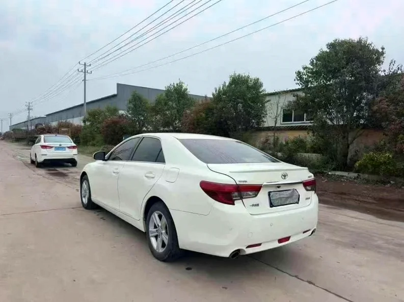 丰田锐志 内饰前排