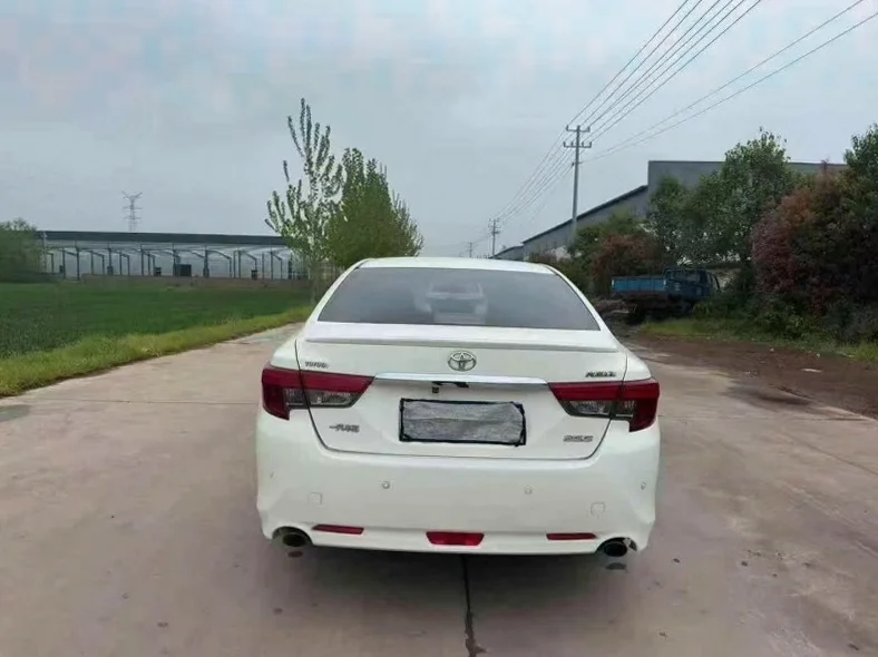 丰田锐志 内饰后排