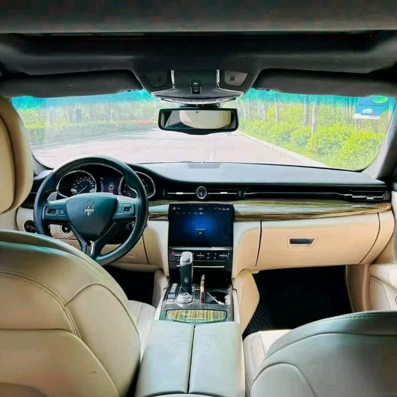 玛莎拉蒂总裁 后面外观二