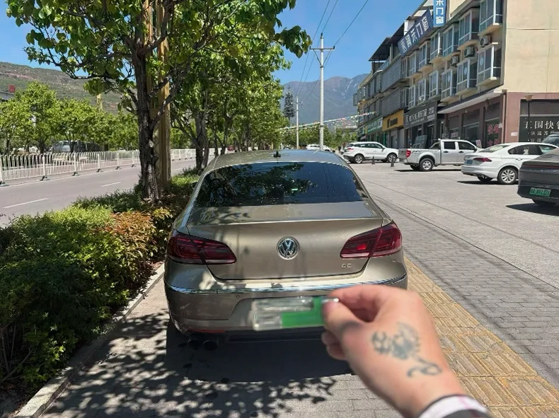 大众CC 正面外观二