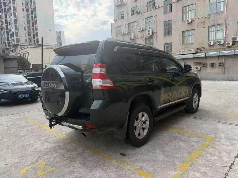 丰田普拉多 内饰前排