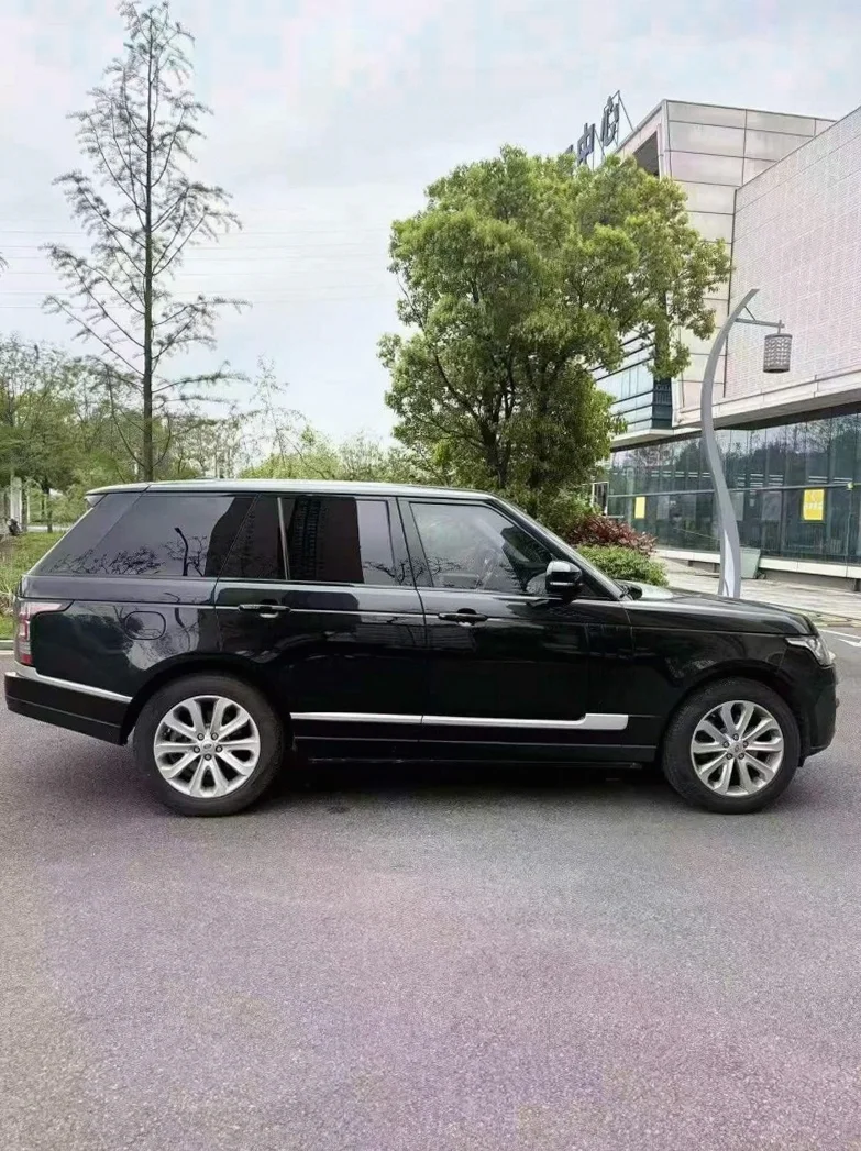 路虎揽胜行政 内饰前排