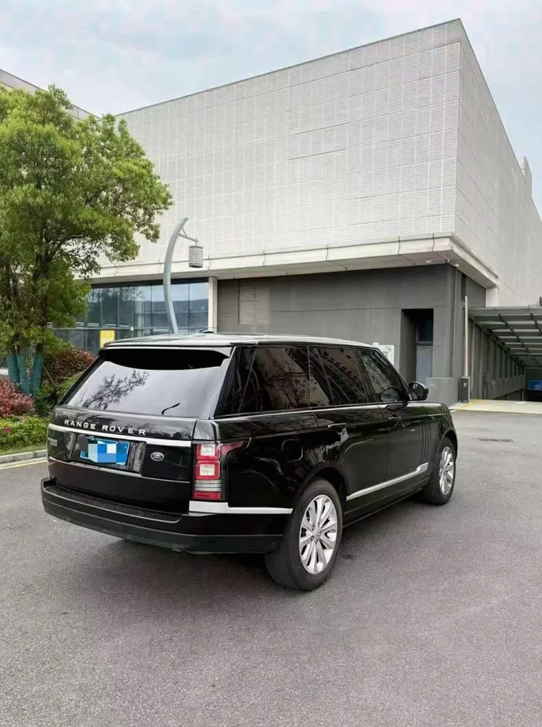 路虎揽胜行政 后面外观三