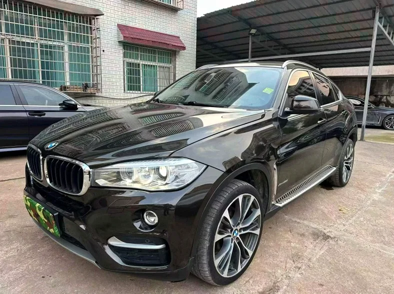 宝马X6 正面外观三