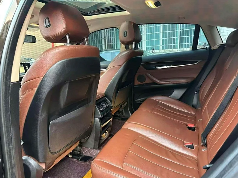 宝马X6 后面外观三