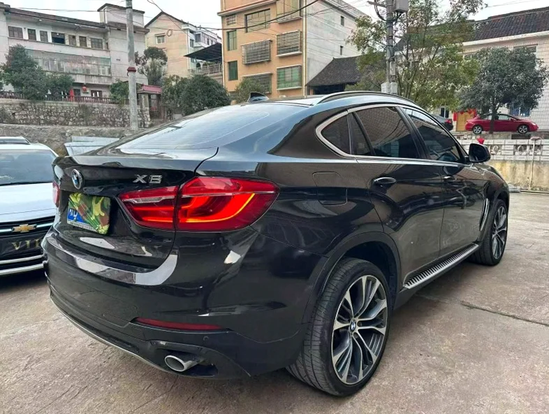 宝马X6 内饰前排