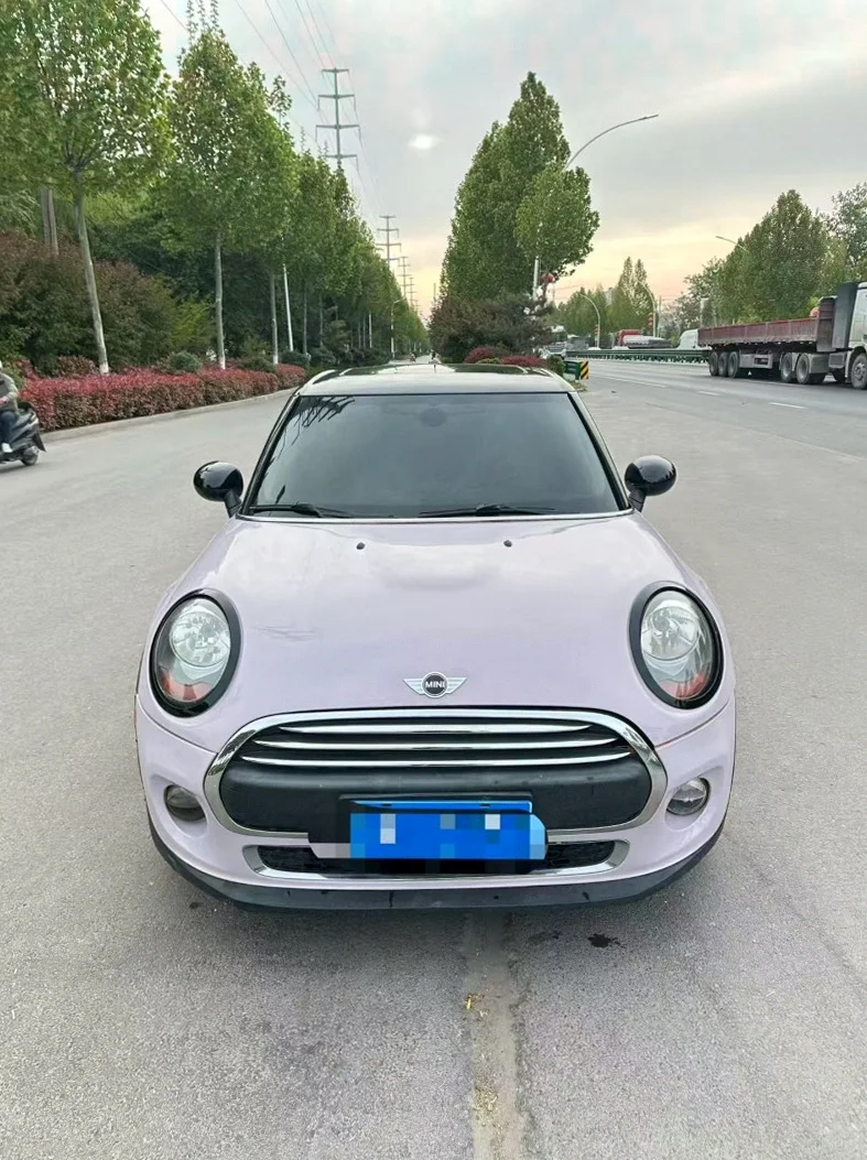 16年宝马迷你F55五门版