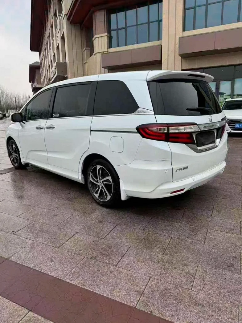 本田奥德赛 内饰后排