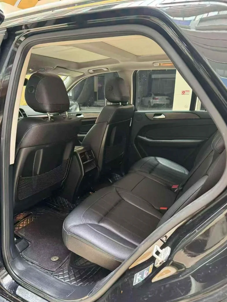 奔驰GLE 后面外观二