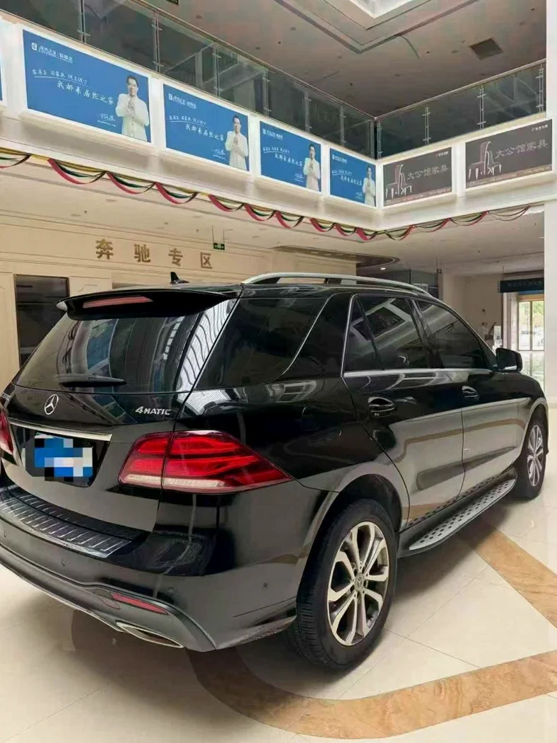 奔驰GLE 内饰前排