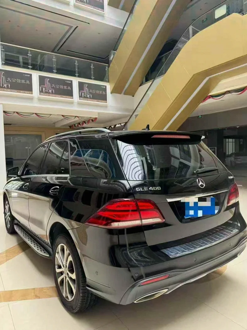 奔驰GLE 内饰后排