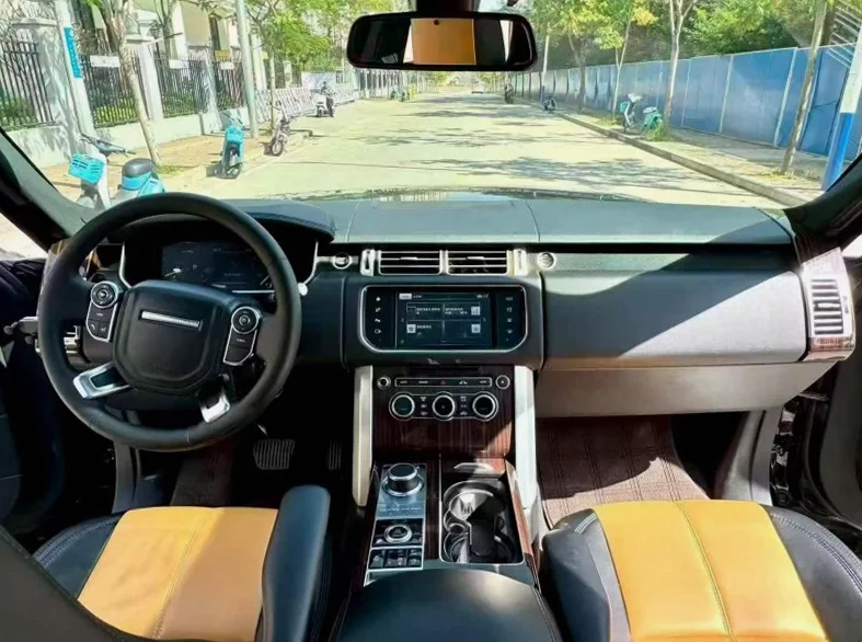 路虎揽胜行政 后面外观二