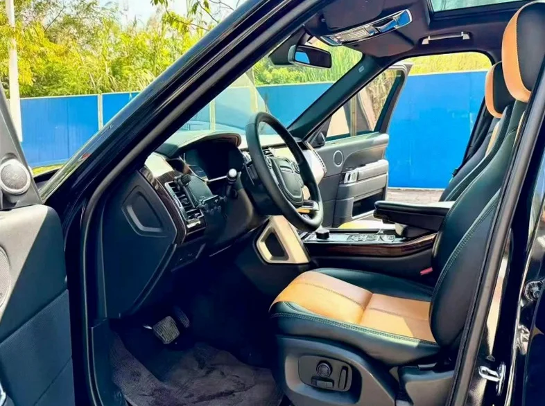 路虎揽胜行政 后面外观三