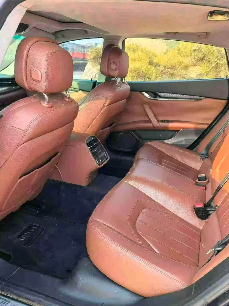 玛莎拉蒂总裁 后面外观一