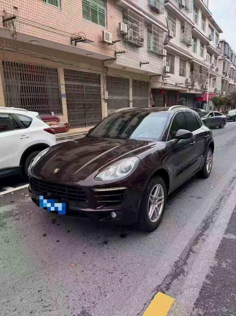 保时捷Macan 正面外观三