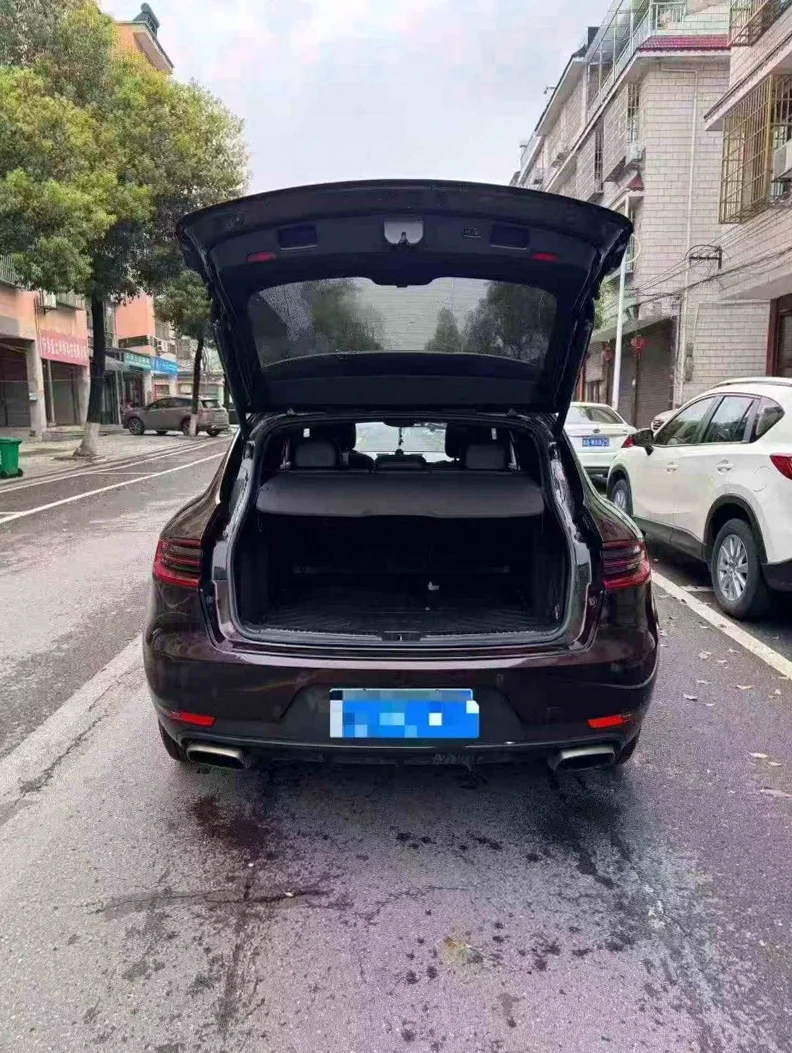 保时捷Macan 内饰后排