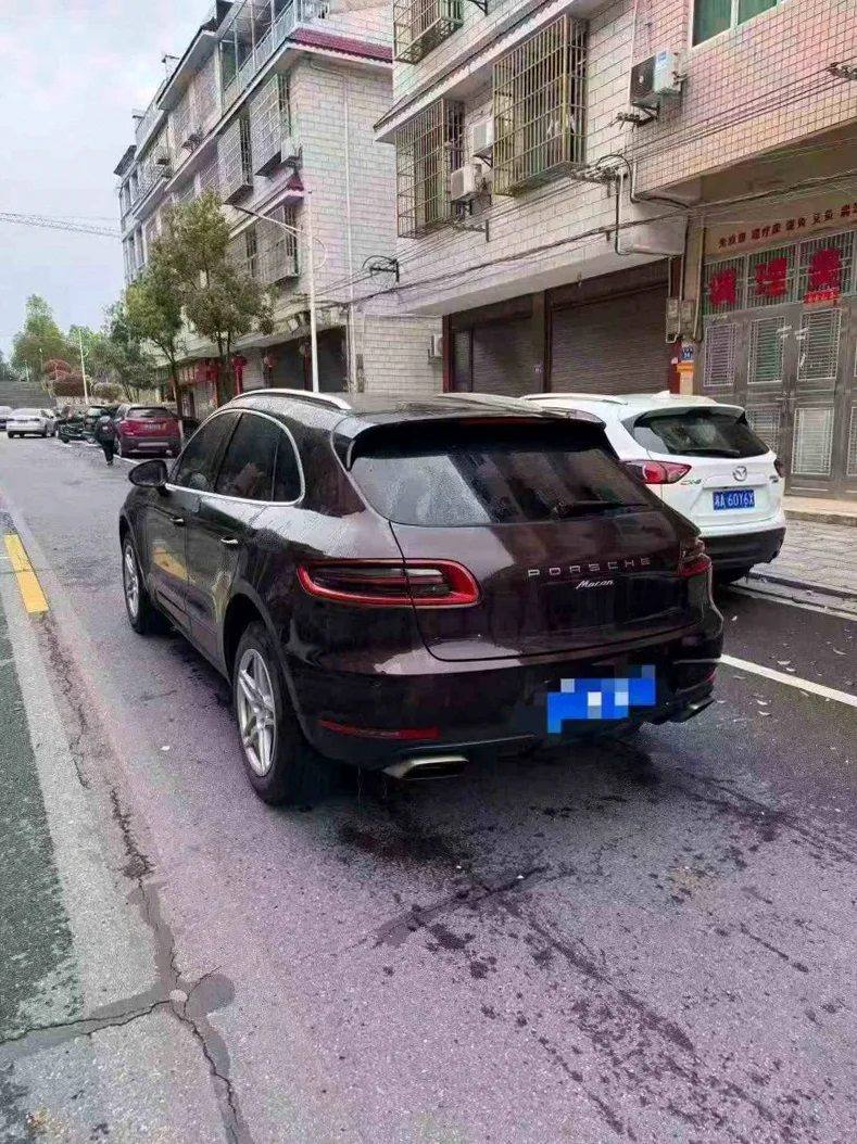 保时捷Macan 驾驶室