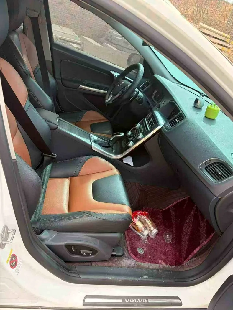 沃尔沃V60 正面外观三