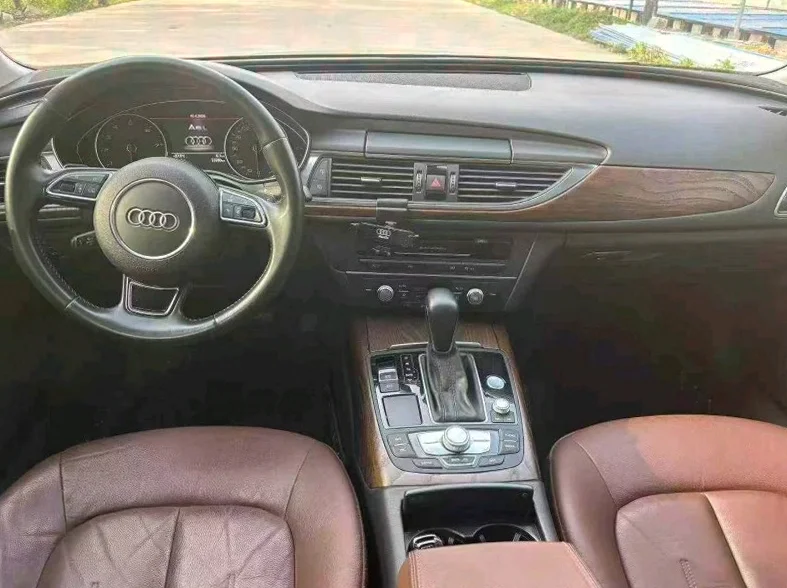 奥迪A8L 后面外观二