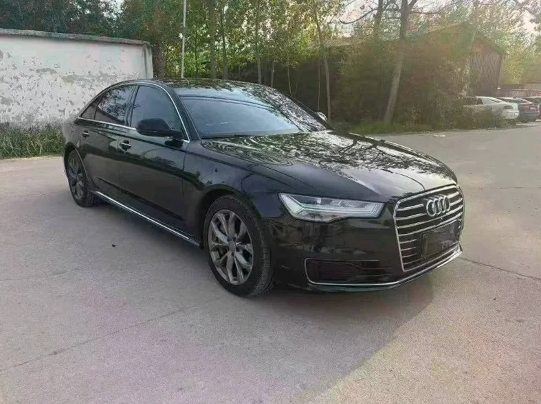 奥迪A8L 正面外观二