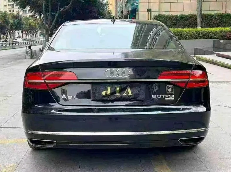奥迪A8L 后面外观三