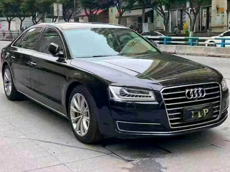奥迪A8L 正面外观二