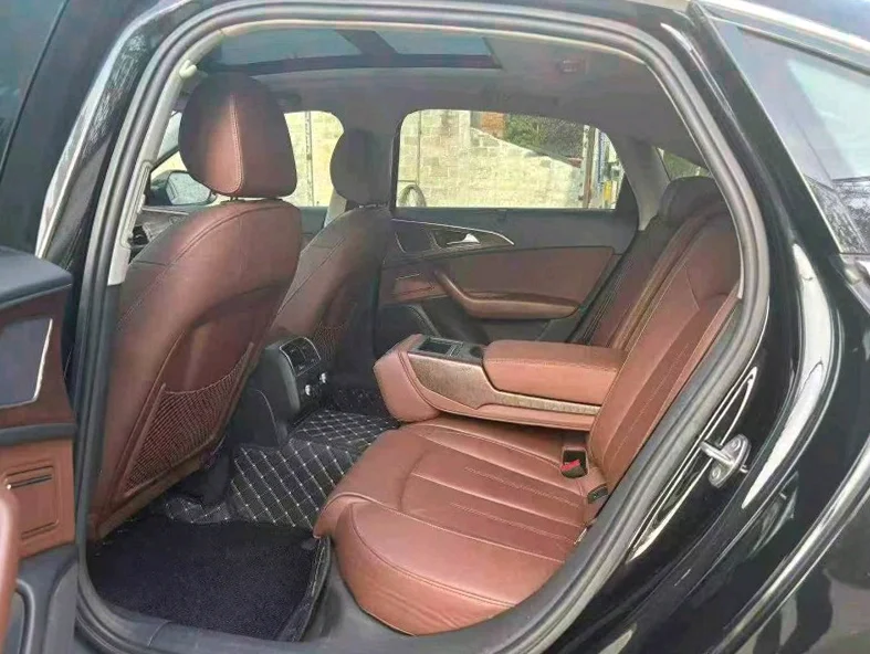 奥迪A8L 后面外观一