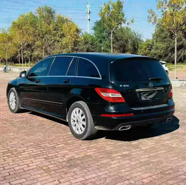 奔驰R 内饰后排