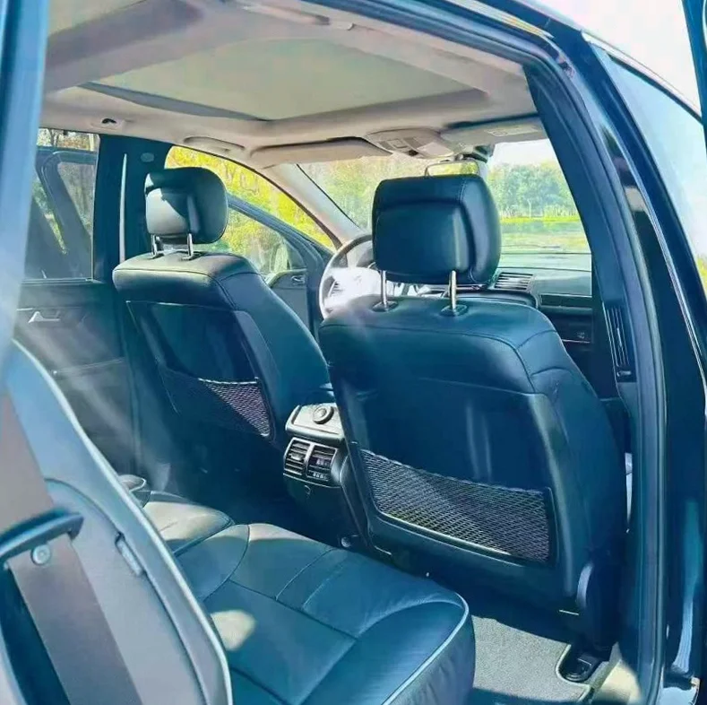 奔驰R 后面外观二