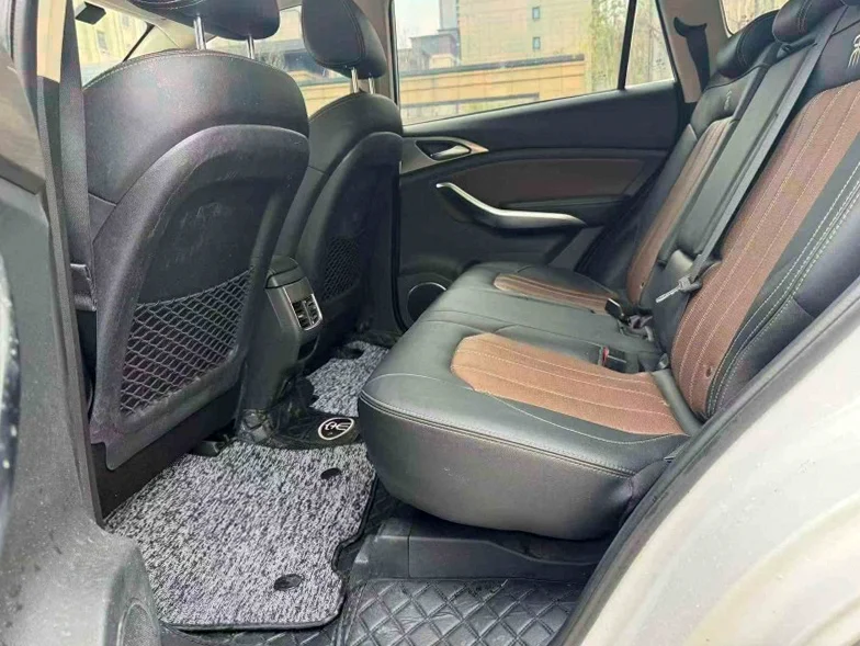 比亚迪宋 后面外观二