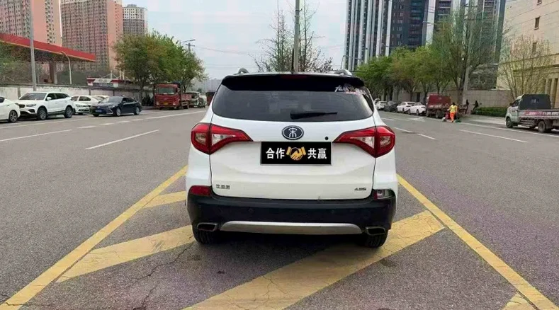 比亚迪宋 内饰后排