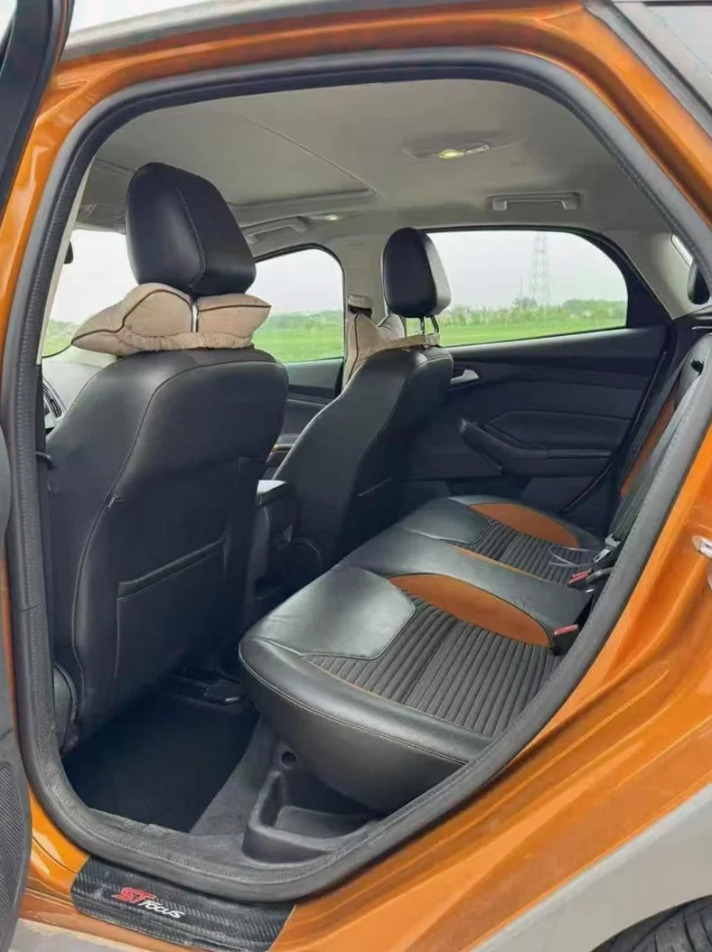 福特福克斯 后面外观一