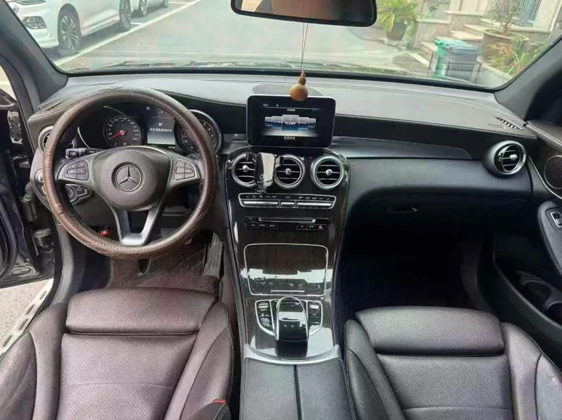 奔驰GLC 后面外观一