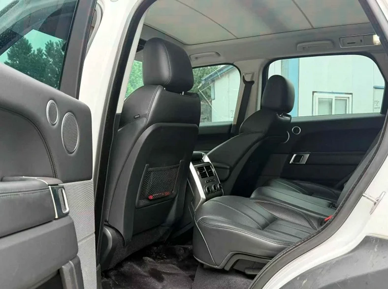 路虎揽胜运动 后面外观一